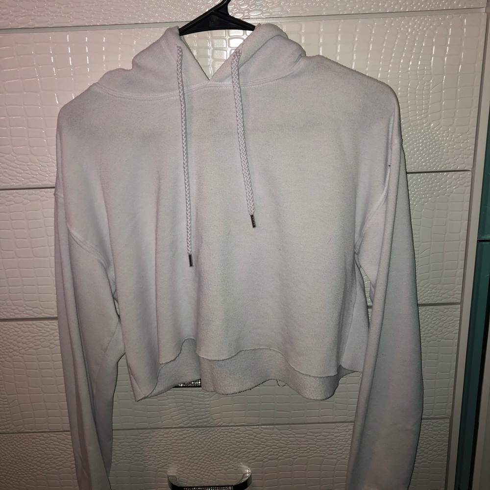 White long sleeve crop top